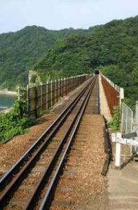 �������m