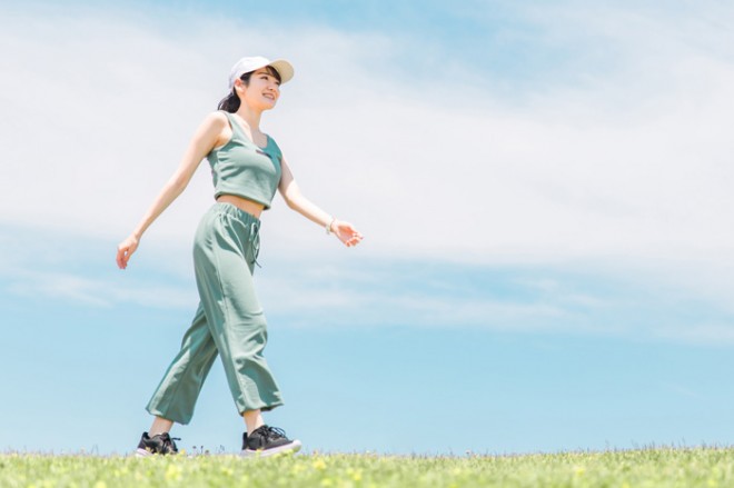 サムネイル ウォーキングで運動不足を解消！足運びから姿勢の意識まで「効果的な歩き方」を解説