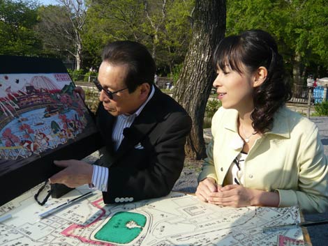 「ブラタモリ」の新シリーズがスタート、上野を散策するタモリ（左）と久保田祐佳アナウンサー