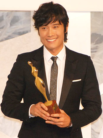 『東京ドラマアウォード』で「Best Actor in Asia」を受賞したイ・ビョンホン　（C）ORICON DD inc.　
