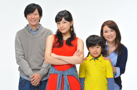 川口春奈がTBS系で放送される『夫のカノジョ』でドラマ初主演（C）TBS 