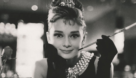 XtXL[̑n120NLOuhubN@Audrey Hepburn in Breakfast at Tiffany's, 1961. iCjParamount The Kobal Collection Howell J Conant 