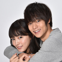 �q������