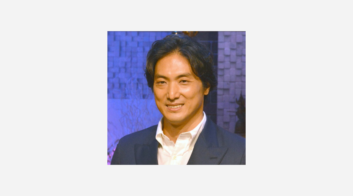 新婚 平岳大 プロポーズは アモーレ 報道陣の祝福に照れ笑い Oricon News 新婚 平岳大 プロポーズは アモーレ 報道陣の祝福に照れ笑い Oricon News