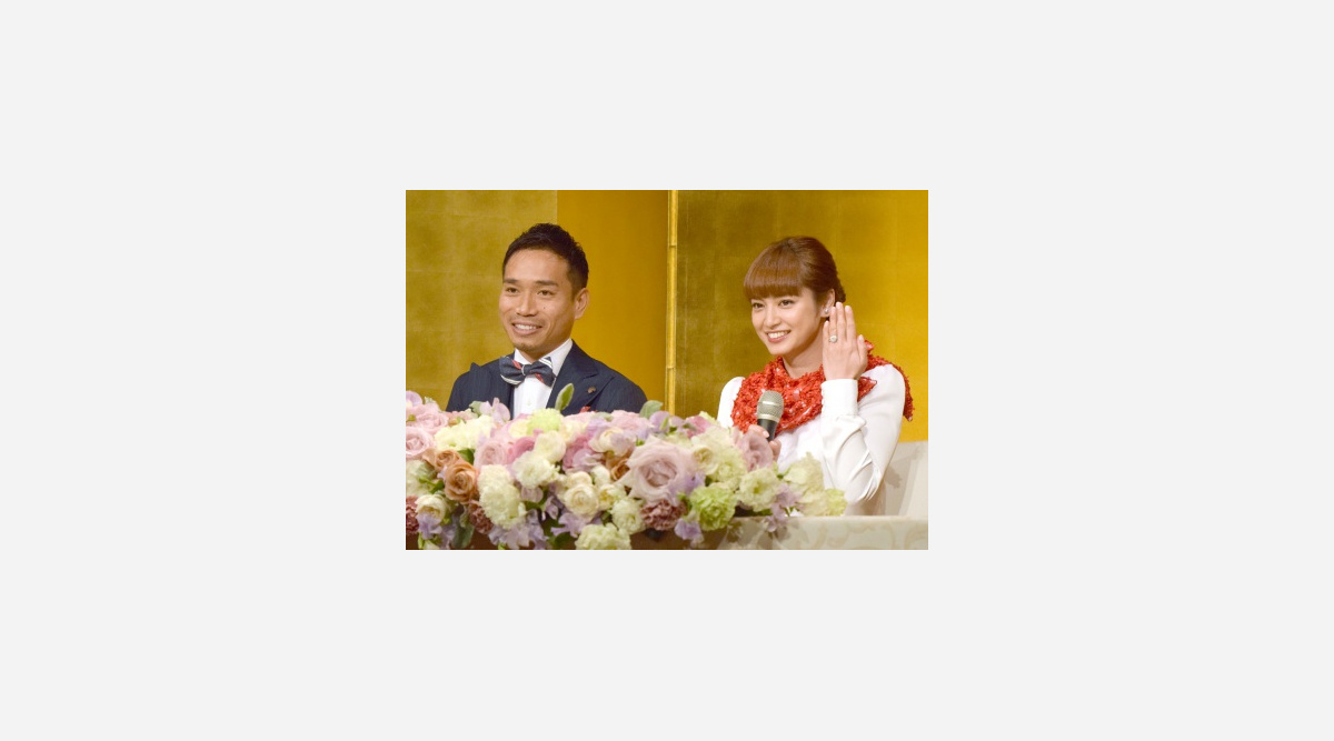 長友佑都 インテルのピッチでサプライズ求婚 俺に付いてきて Oricon News