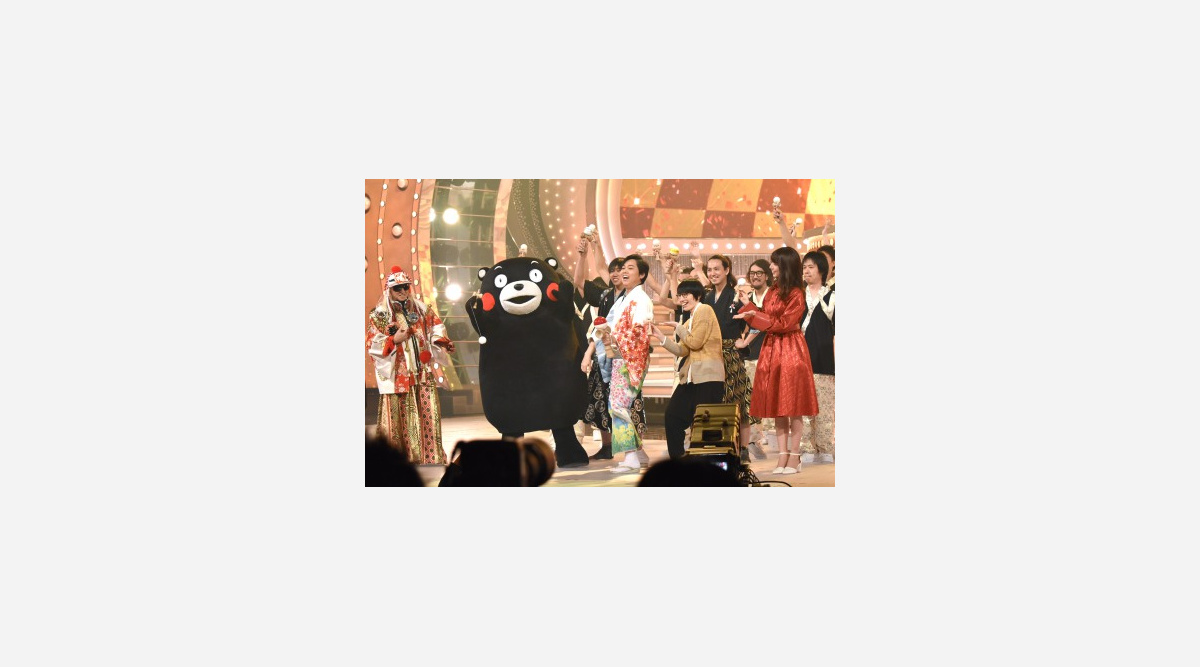 紅白 三山ひろし けん玉大技 三山スパイク 見事成功 Oricon News 紅白 三山ひろし けん玉大技 三山スパイク 見事成功 Oricon News