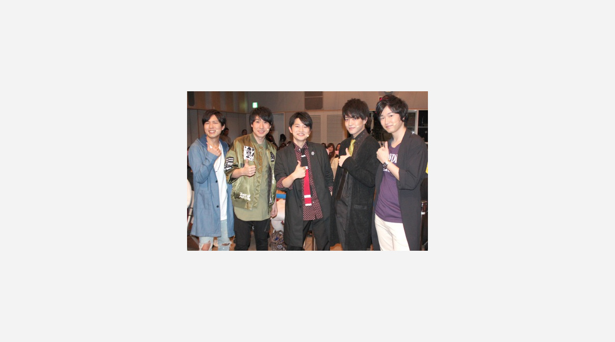 神谷浩史 鈴村健一ら人気声優がわちゃわちゃ公開授業 神谷の 猫ポーズ にファン悲鳴 Oricon News 神谷浩史 鈴村健一ら人気声優がわちゃわちゃ公開授業 神谷の 猫ポーズ にファン悲鳴 Oricon News