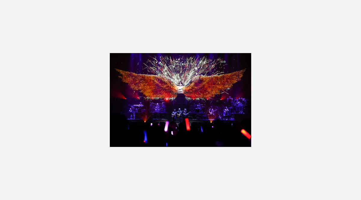 水樹奈々 全長17 7メートル巨大衣装で圧倒 Oricon News 水樹奈々 全長17 7メートル巨大衣装で圧倒 Oricon News