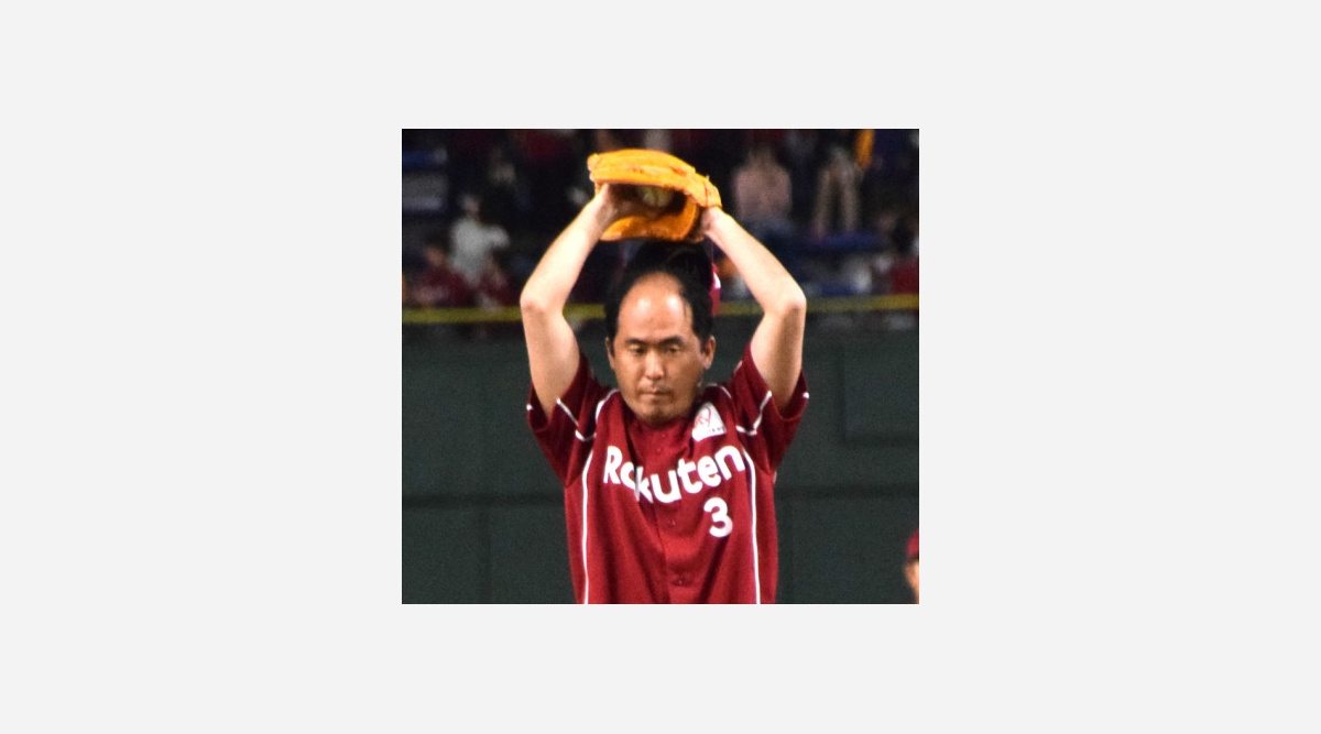 元楽天社員のトレエン斎藤 楽天戦で始球式 ピッカリ投法 もノーバンならず Oricon News 元楽天社員のトレエン斎藤 楽天戦で始球式 ピッカリ投法 もノーバンならず Oricon News