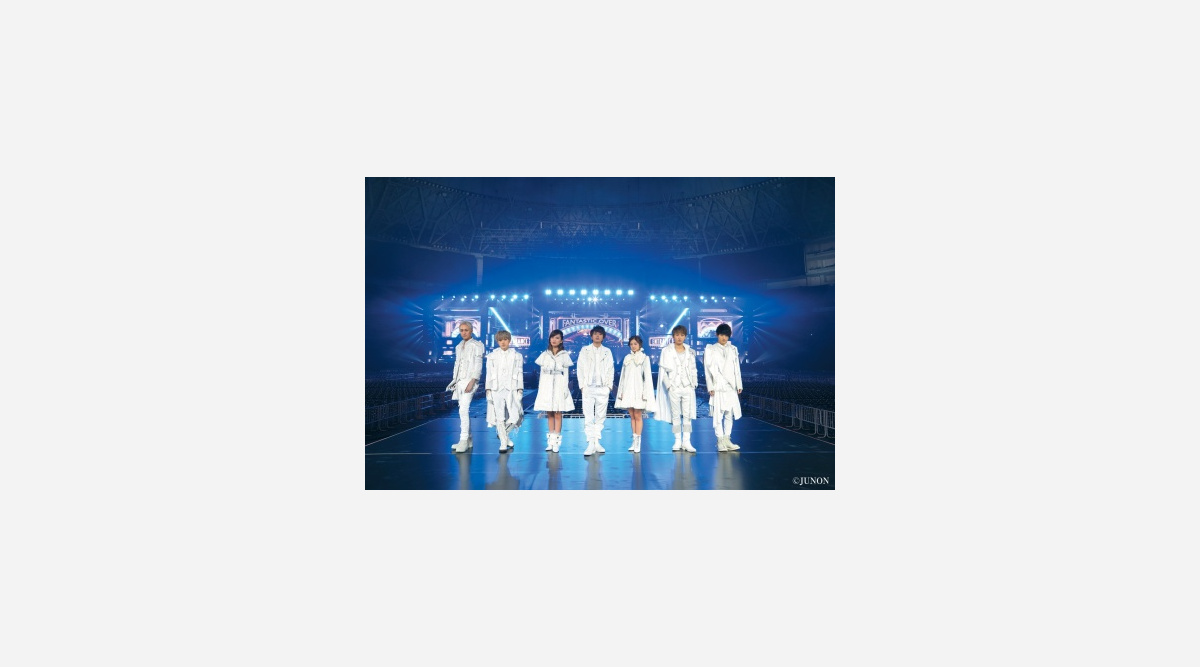 a 7人最後の写真集が重版決定 各メンバー1万字インタビューも話題に Oricon News a 7人最後の写真集が重版決定 各メンバー1万字インタビューも話題に Oricon News