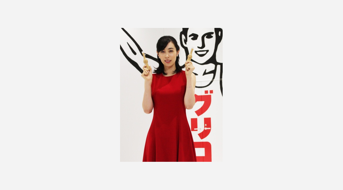 吹石一恵 第1子出産後初の公の場 アイス工場見学に 夢が叶った Oricon News 吹石一恵 第1子出産後初の公の場 アイス工場見学に 夢が叶った Oricon News