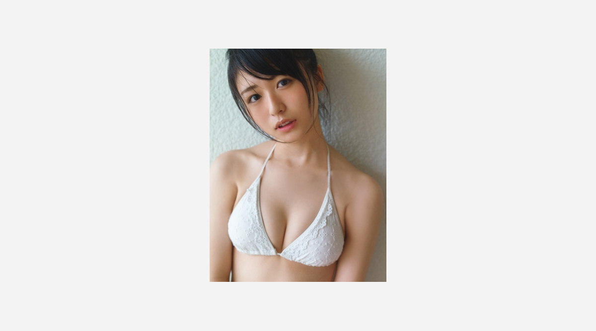 欅坂46 長濱ねる 人生初の水着カット解禁 海でびしょ濡れの制服姿も Oricon News
