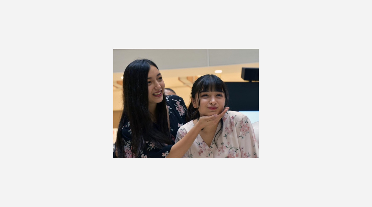 Tiktok 初イベントでエリカ マリナが魅力を語る いいアゴ乗ってんね オブジェも登場 Oricon News Tiktok 初イベントでエリカ マリナが魅力を語る いいアゴ乗ってんね オブジェも登場 Oricon News