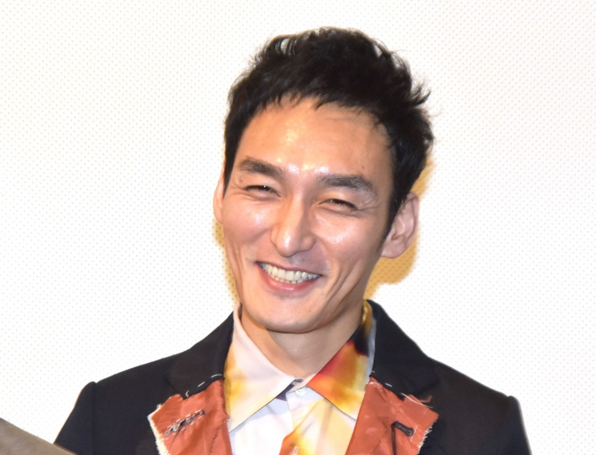 草なぎ剛 浮気ばかりのダメ父親役で 新境地 44歳で身長2センチ伸びたことも明かす Oricon News 草なぎ剛 浮気ばかりのダメ父親役で 新境地 44歳で身長2センチ伸びたことも明かす Oricon News