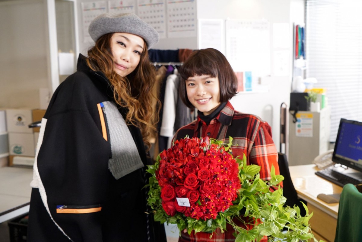 Juju ハケン占い師アタル 撮影現場を訪問 杉咲花と Mステ 共演秘話も Oricon News