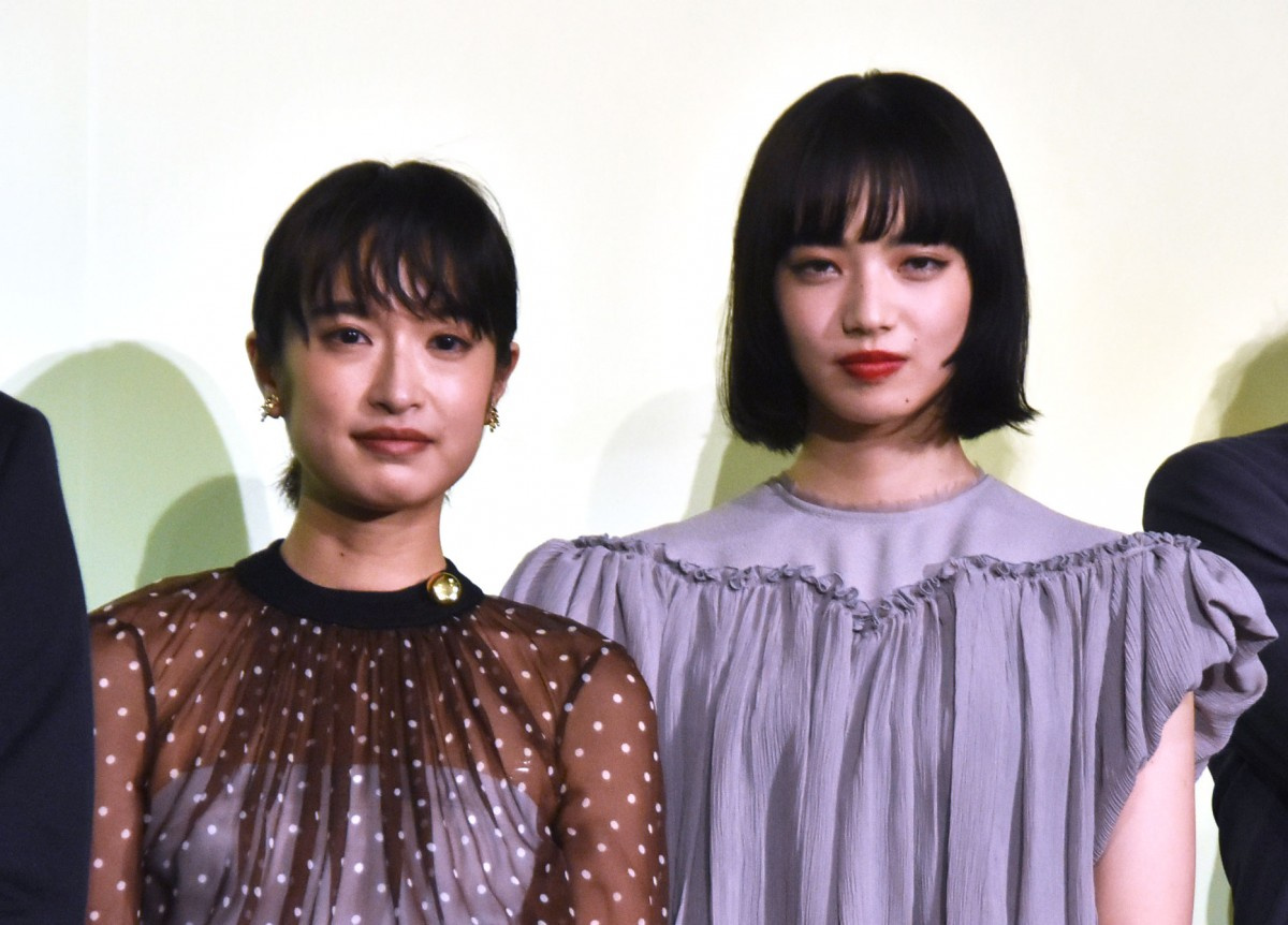小松菜奈 門脇麦 ギターを背負って渋谷を歩いた プライベートでの練習秘話明かす Oricon News 小松菜奈 門脇麦 ギターを背負って渋谷を歩いた プライベートでの練習秘話明かす Oricon News