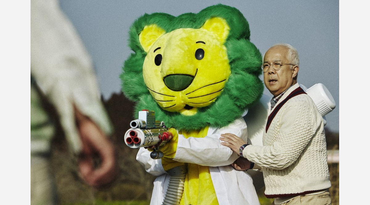 約3年ぶりに名物コンビが復活 小堺一機 ライオンちゃんがゾンビ臭から世界を救う Oricon News