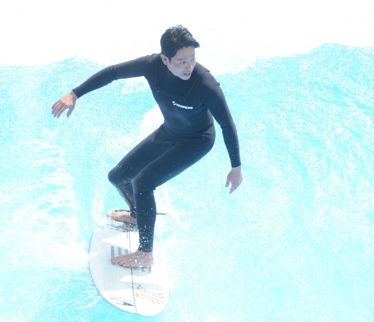 吉沢悠 映画で特訓したサーフィン披露 体も鍛え上げ 背筋をスクリーンで観て Oricon News