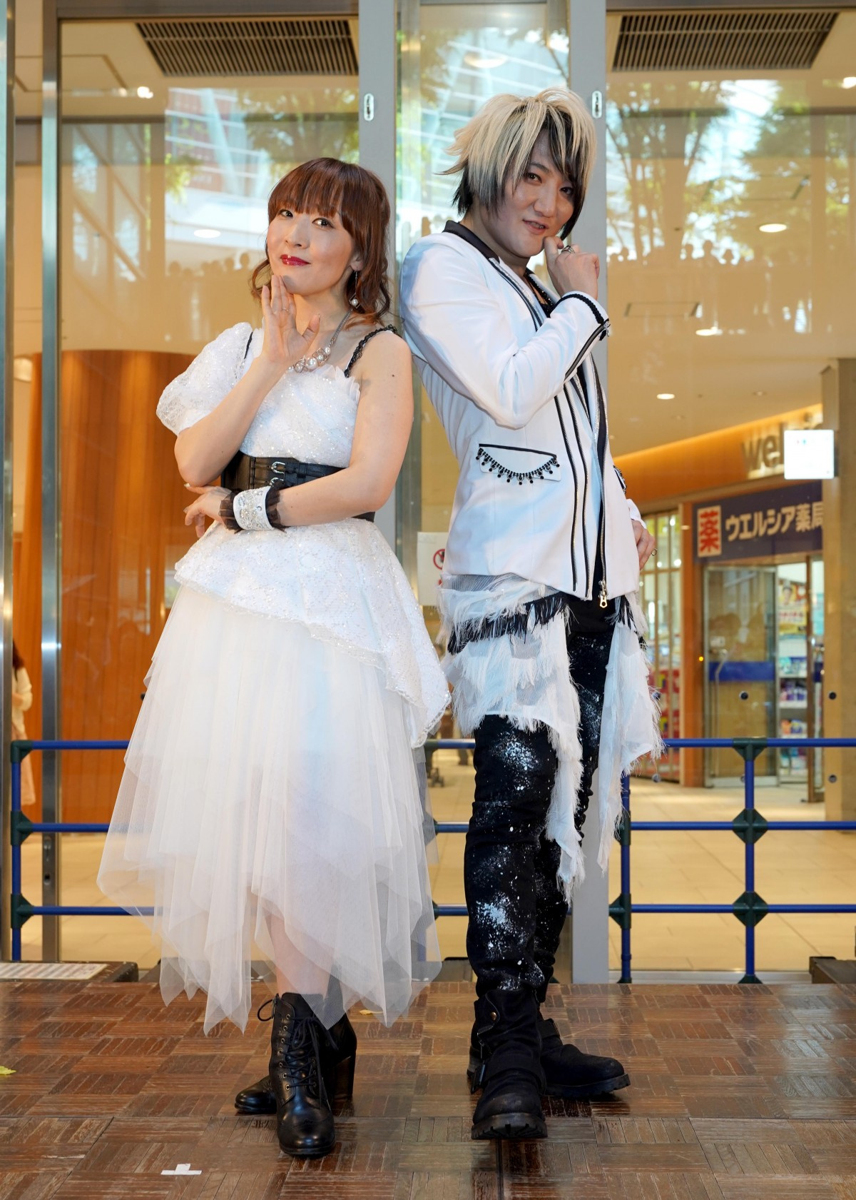 Angela Katsu 結城アイラとの結婚をファンに報告 男になりました Oricon News
