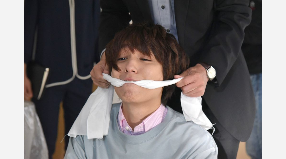 家政夫のミタゾノ 最終回 伊野尾慧の監禁シーン公開 Oricon News 家政夫のミタゾノ 最終回 伊野尾慧の監禁シーン公開 Oricon News