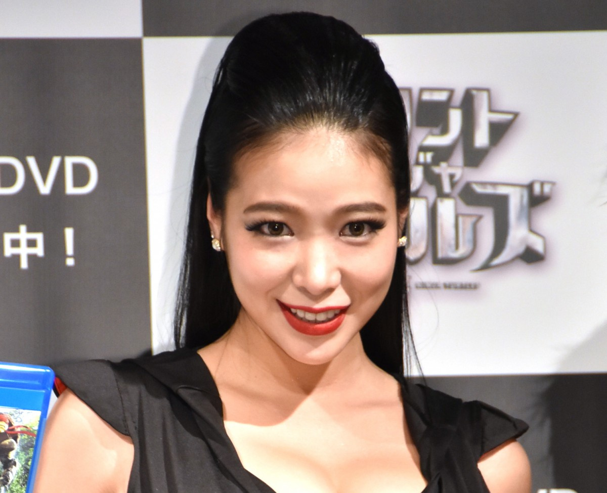 紅蘭 事実婚のパートナーとの別れを報告 後悔なし 母親は強いです Oricon News