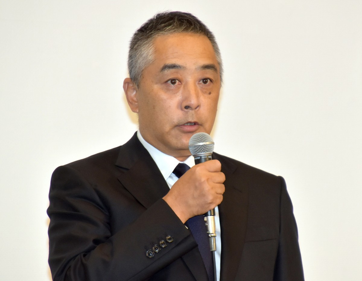 吉本興業 大崎洋会長と岡本昭彦社長 給与1年間 50 の減俸処分 Oricon News