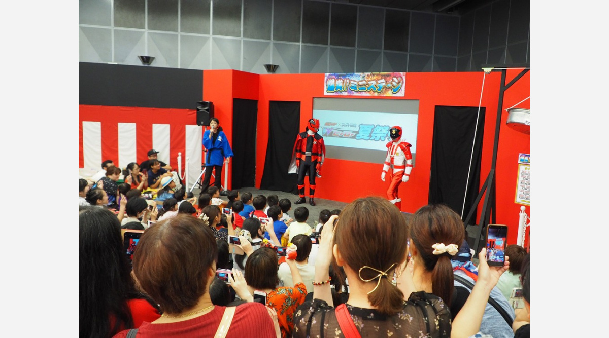 仮面ライダー スーパー戦隊 Wヒーロー 夏祭り開幕 最強フォームもズラリ Oricon News