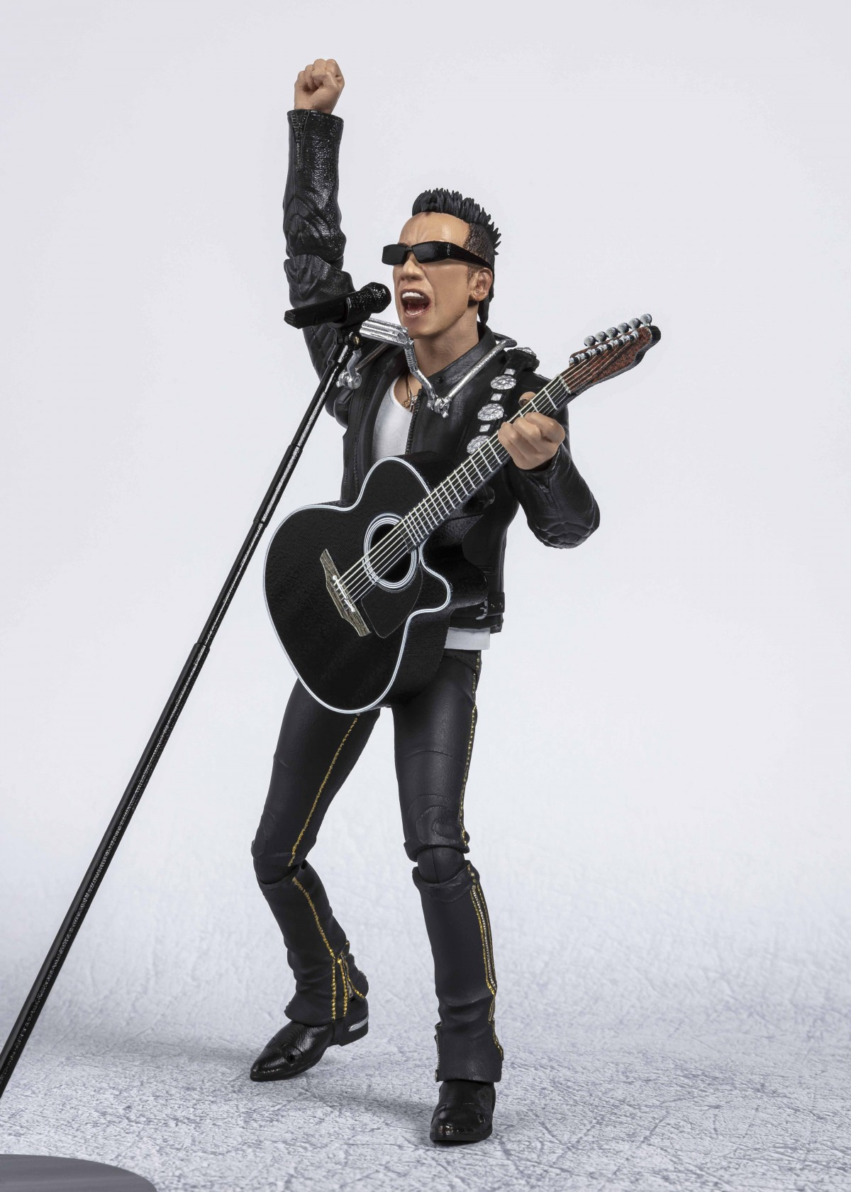 長渕剛 まさかのフィギュア化 シャウト顔も驚きの完全再現 Oricon News 長渕剛 まさかのフィギュア化 シャウト顔も驚きの完全再現 Oricon News