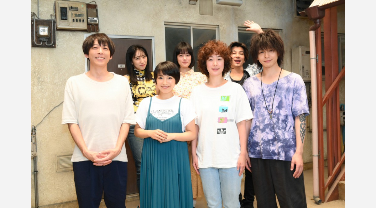 Miwa 凪のお暇 撮影現場を表敬訪問 黒木華たちと対面 モフモフヘアーを生で見られて感激 Oricon News