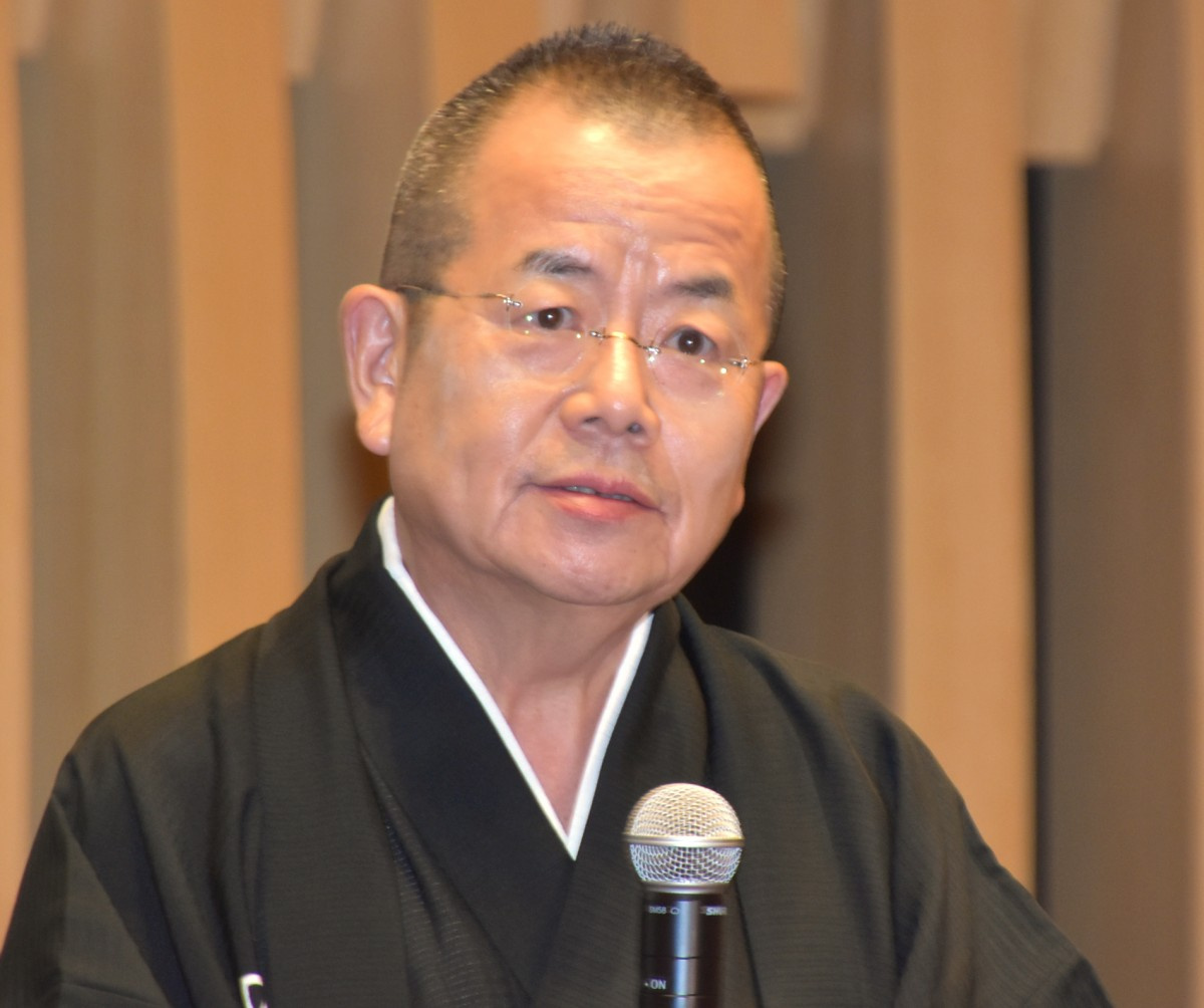 桂文珍 芸歴50周年で落語家初の国立劇場日間独演会 台風影響で豪華セット届かず Oricon News 桂文珍 芸歴50周年で落語家初の国立劇場日間独演会 台風影響で豪華セット届かず Oricon News