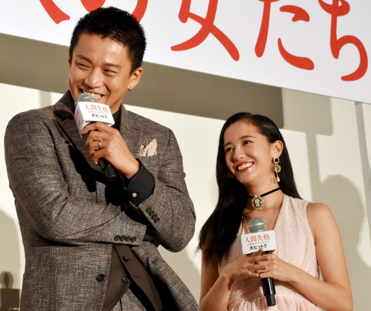 沢尻エリカ 小栗旬の 奥手ぶり 暴露 もうちょっとグイグイ来て Oricon News 沢尻エリカ 小栗旬の 奥手ぶり 暴露 もうちょっとグイグイ来て Oricon News