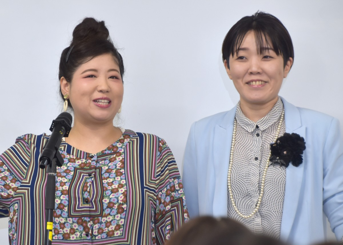 アジアン 早大の講義で 女性芸人のあり方 を提唱 女を捨てない笑いの取り方したい Oricon News