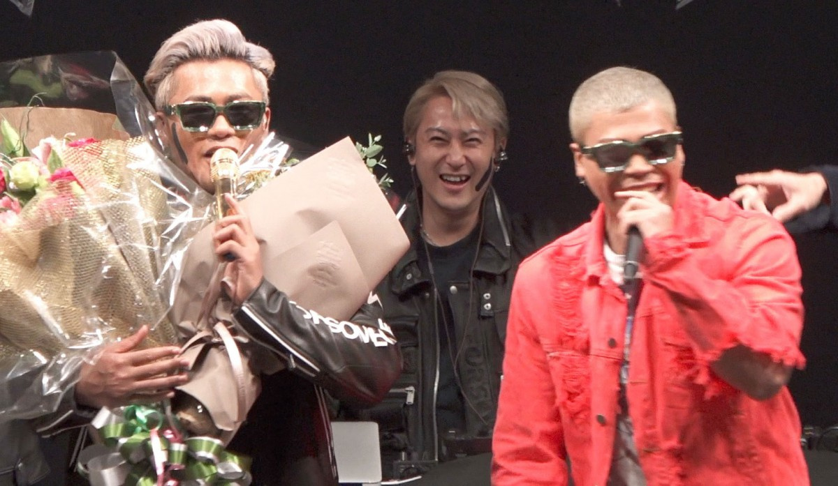 三代目jsb Elly Crazyboy 弟 Likiya登場のサプライズに驚き イベントで弟にお祝いされるとは Oricon News 三代目jsb Elly Crazyboy 弟 Likiya登場のサプライズに驚き イベントで弟にお祝いされるとは Oricon News