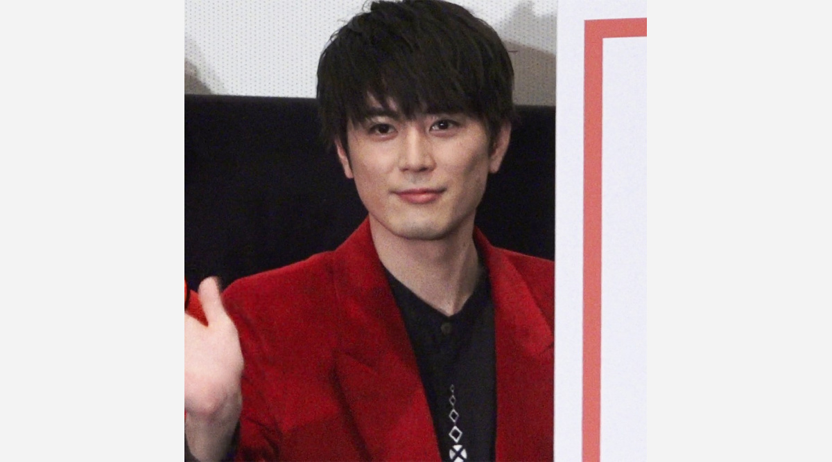 間宮祥太朗 足骨折も初日あいさつ登壇 粉骨砕身で Oricon News 間宮祥太朗 足骨折も初日あいさつ登壇 粉骨砕身で Oricon News