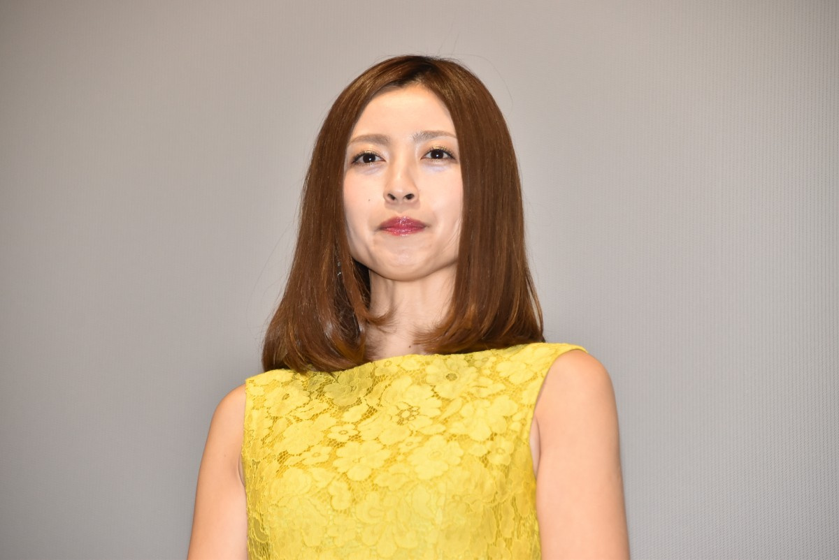 片瀬那奈 沢尻エリカ容疑者に涙 妹のような存在も気づけず 私も後悔しています Oricon News