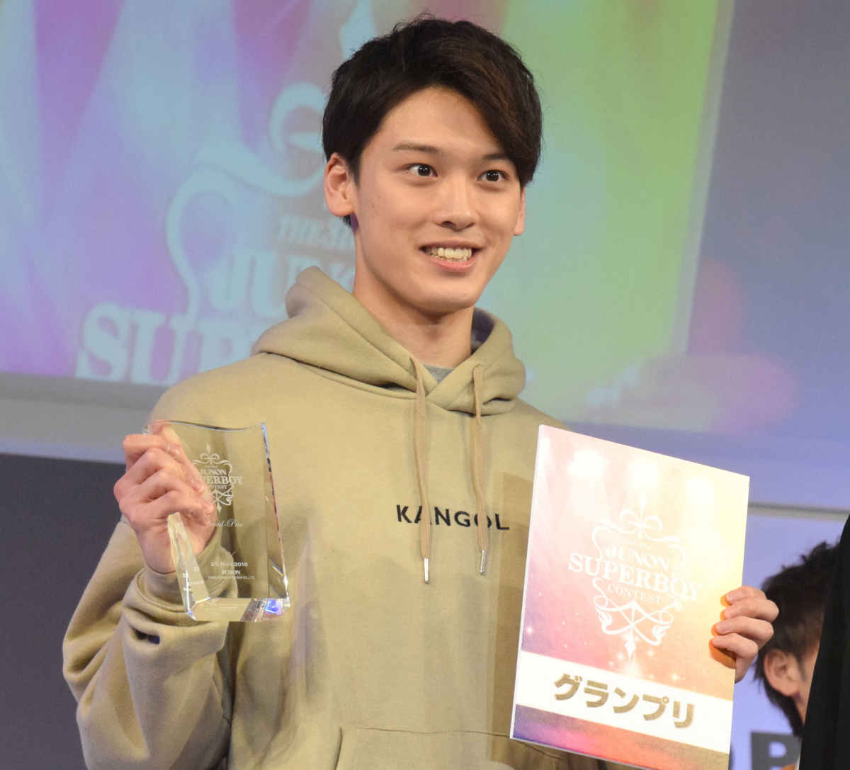 平成最後のジュノンスーパーボーイgp 北海道出身の19歳 松本大輝さんが栄冠 Oricon News