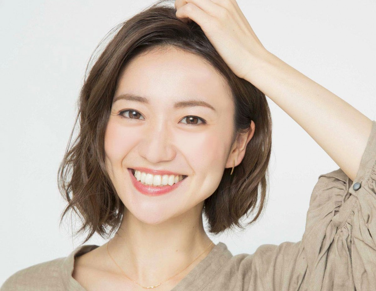 大島優子 美デコルテあらわなくるくるヘアー姿披露 Oricon News