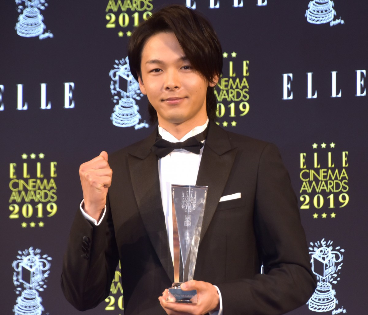 中村倫也 最も活躍した男性 に選出 自虐交え受賞の喜び 竹馬乗ってもスタイリッシュにならない Oricon News