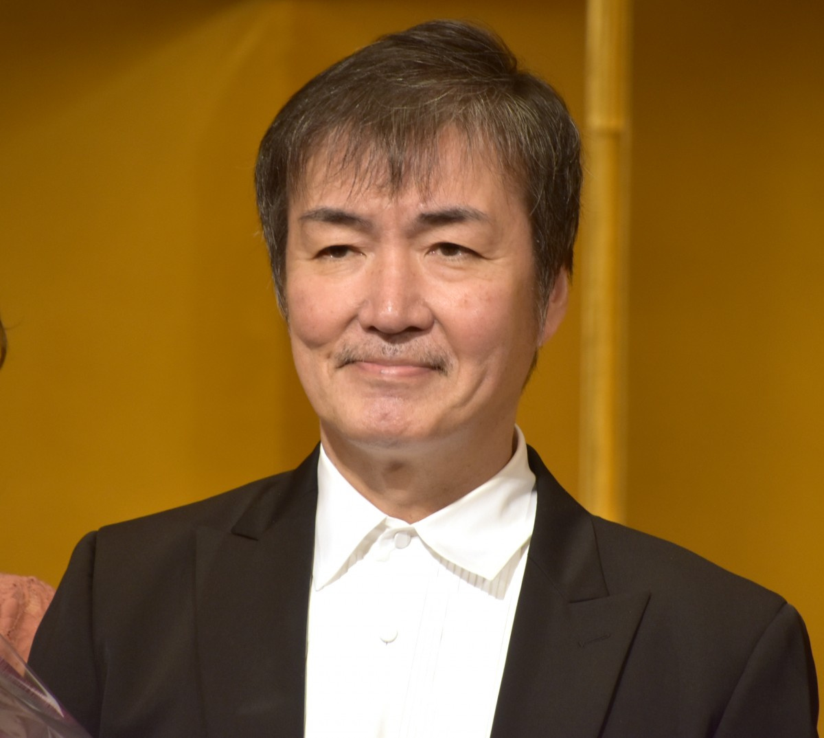 東野圭吾、出版界への貢献で受賞 ユーモアたっぷりにスピーチ「出版界を儲けさせて…」 | ORICON NEWS