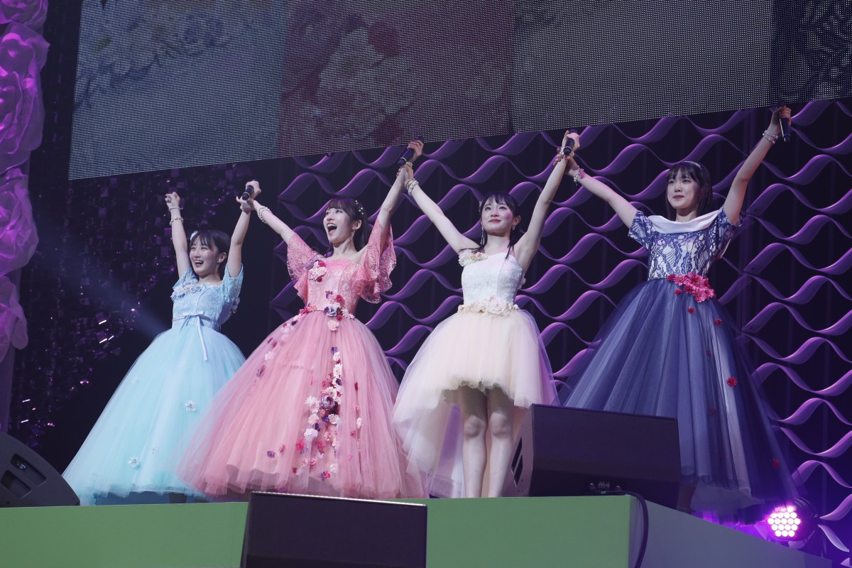 カントリー ガールズ全員卒業 涙のラストライブ 里田まい ももち先輩も見届ける Oricon News カントリー ガールズ全員卒業 涙のラストライブ 里田まい ももち先輩も見届ける Oricon News