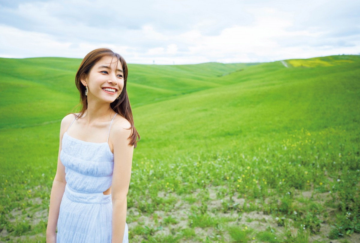 新木優子 2nd写真集が発売前重版 新カットも解禁 Oricon News 新木優子 2nd写真集が発売前重版 新カットも解禁 Oricon News