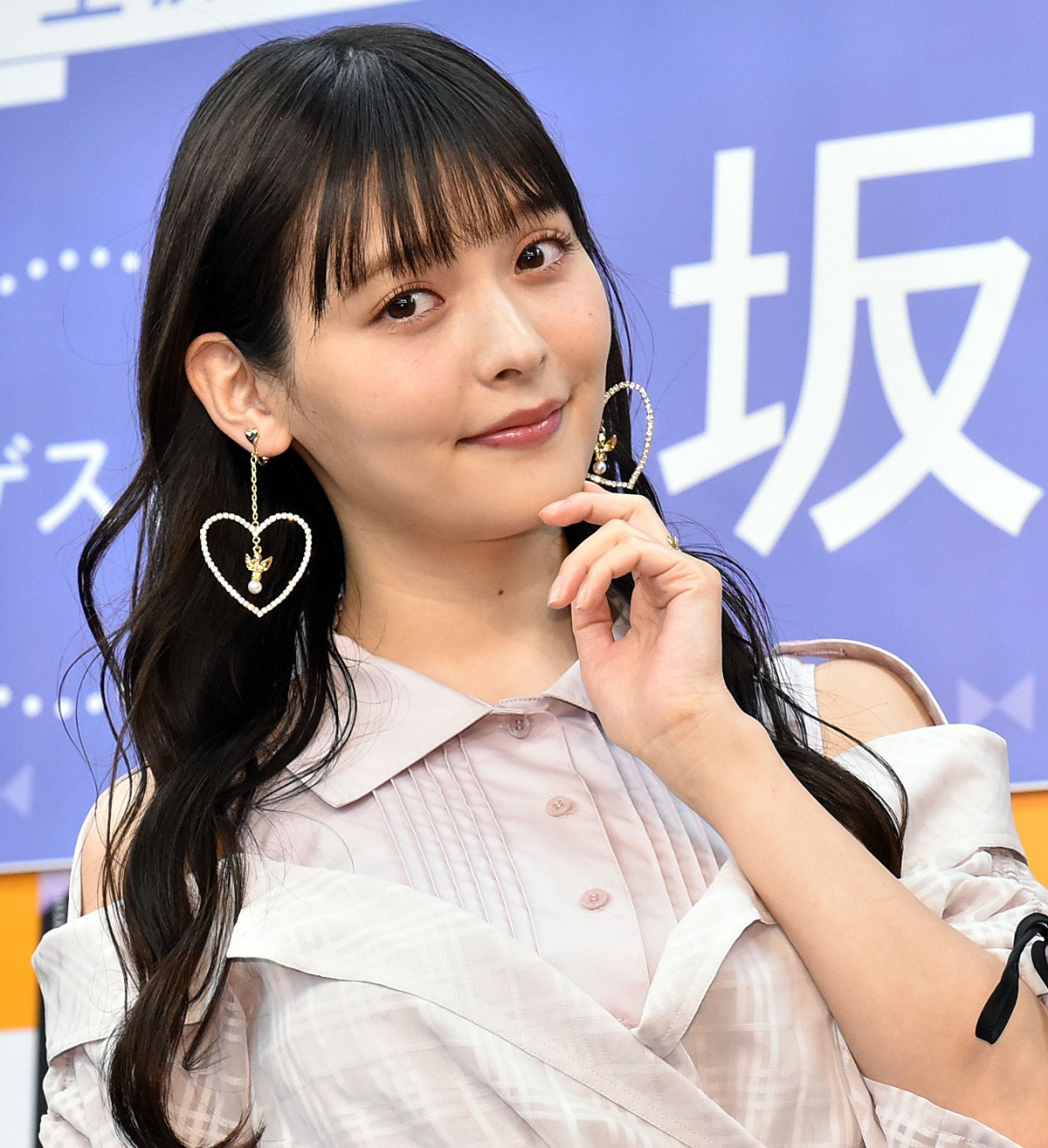 上坂すみれ セクシーカット収録の写真集で ニセ乳 ではないこと証明 Oricon News