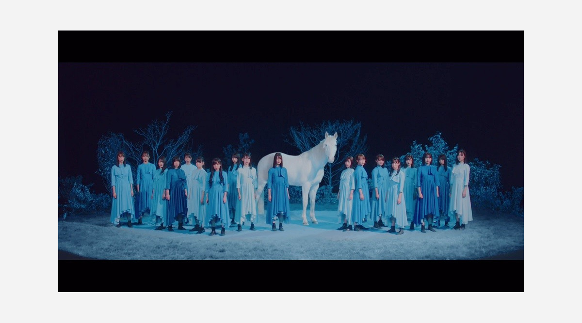 日向坂46 青春の馬 Mvでセンター小坂 復帰の濱岸がペアダンス 美しい白馬も登場 Oricon News 日向坂46 青春の馬 Mvでセンター小坂 復帰の濱岸がペアダンス 美しい白馬も登場 Oricon News