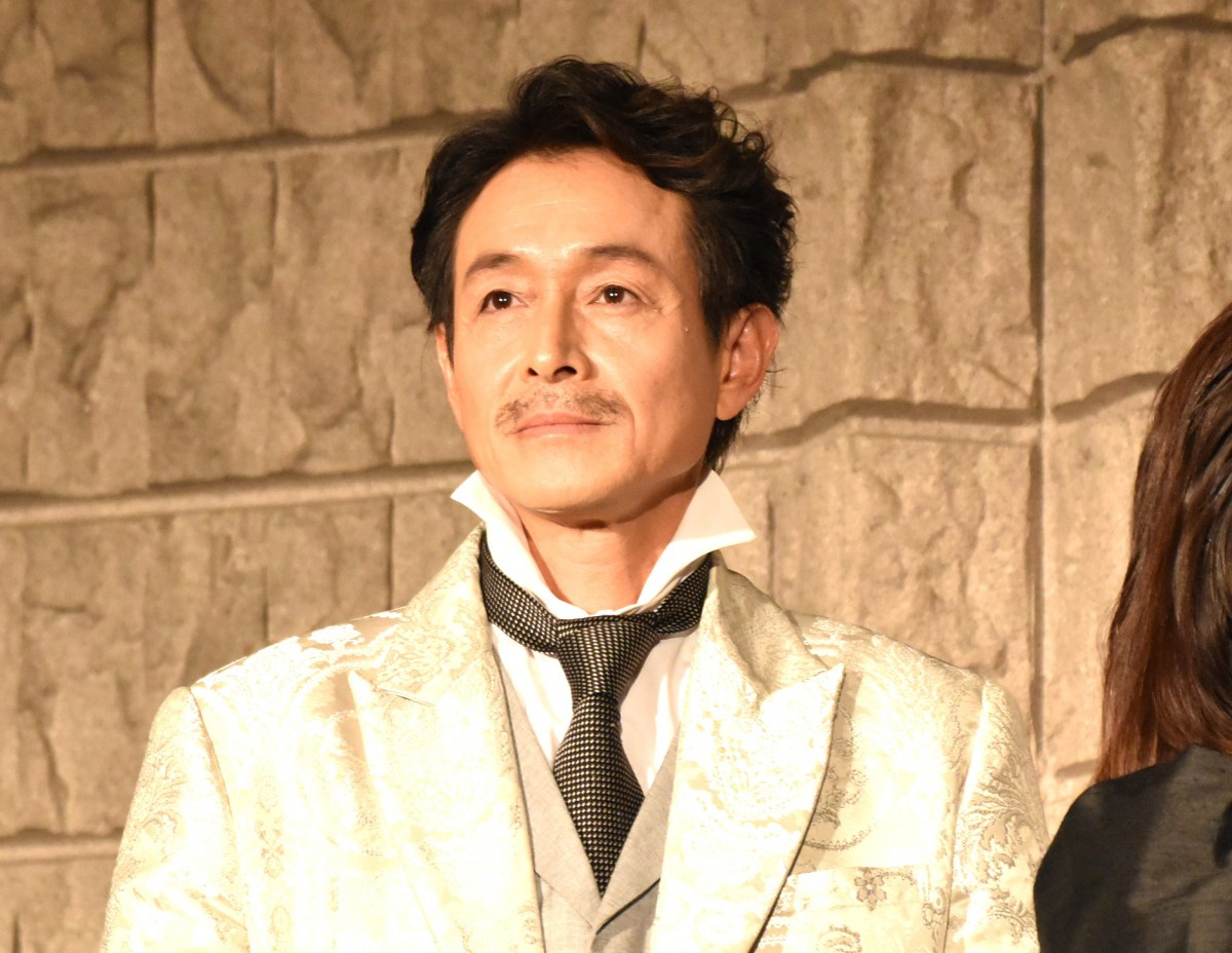 吉田栄作 自身の役は バカっぽい 森新太郎氏あえての演出と釈明 Oricon News 吉田栄作 自身の役は バカっぽい 森新太郎氏あえての演出と釈明 Oricon News