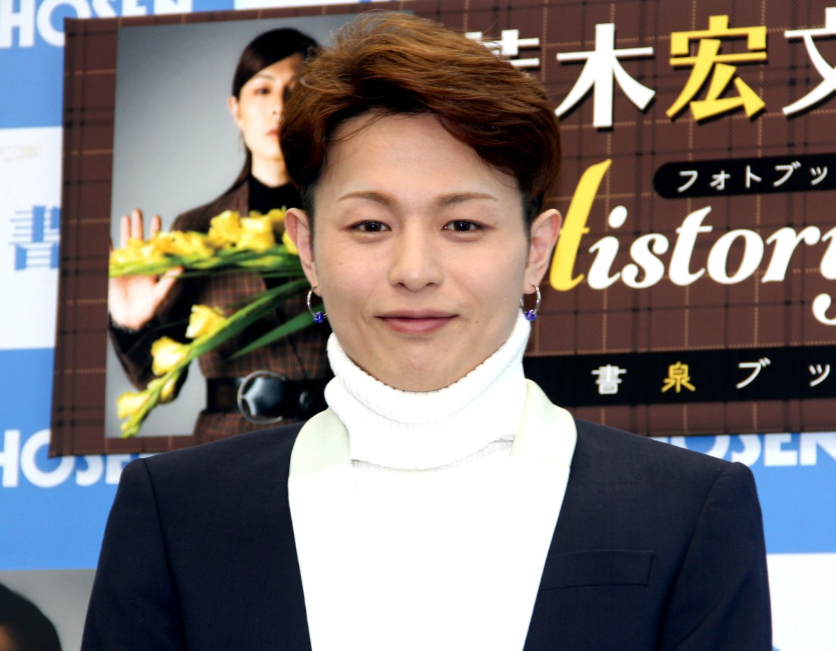 刀剣俳優 荒木宏文 ファンは親衛隊 支えてくれる 意外な 普及活動 に感謝 Oricon News 刀剣俳優 荒木宏文 ファンは親衛隊 支えてくれる 意外な 普及活動 に感謝 Oricon News