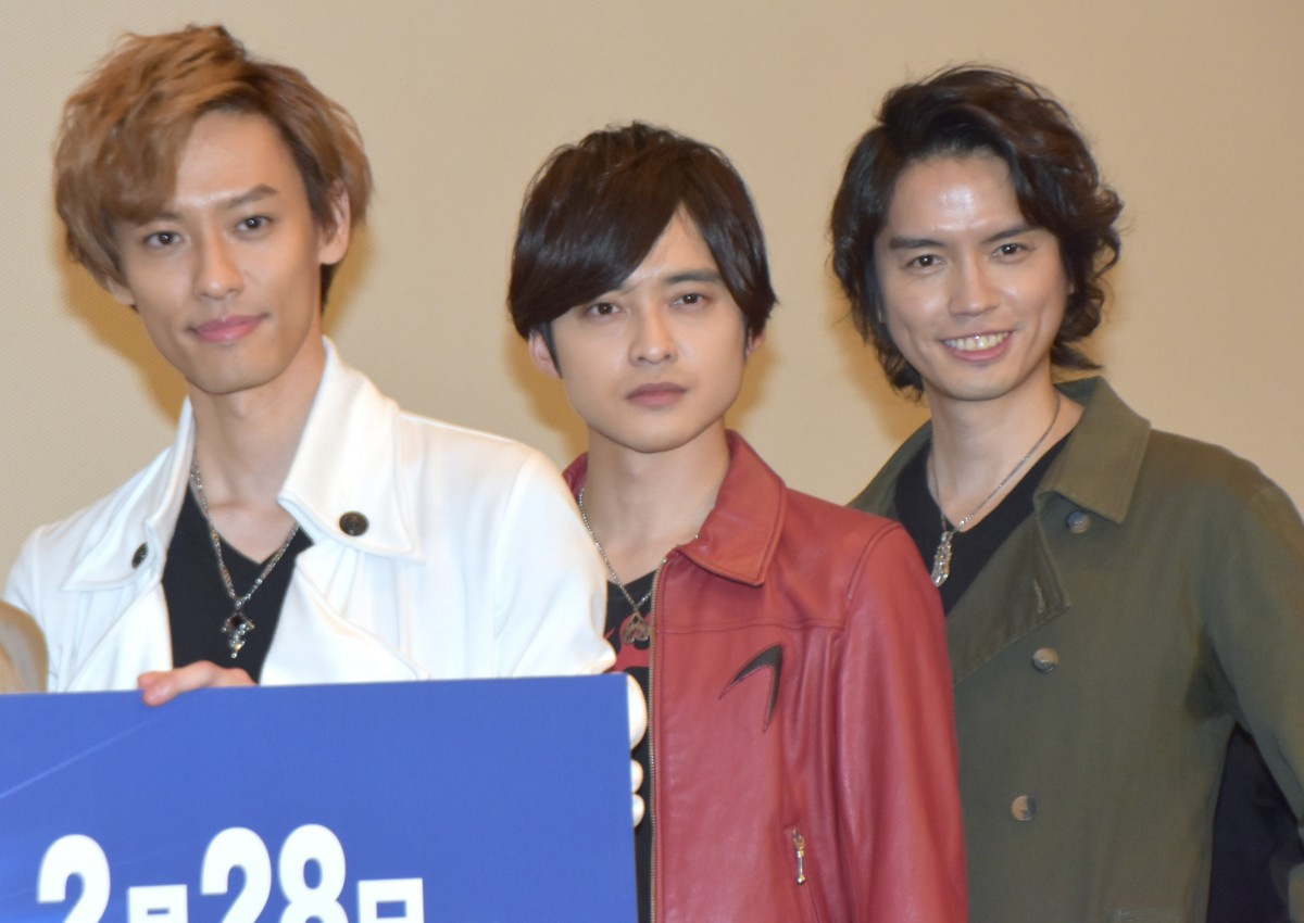 ゲイツ 完成披露にレジェンドライダー3人登場 アクセル 木ノ本嶺浩は10年前とサイズ変わらず Oricon News ゲイツ 完成披露にレジェンドライダー3人登場 アクセル 木ノ本嶺浩は10年前とサイズ変わらず Oricon News