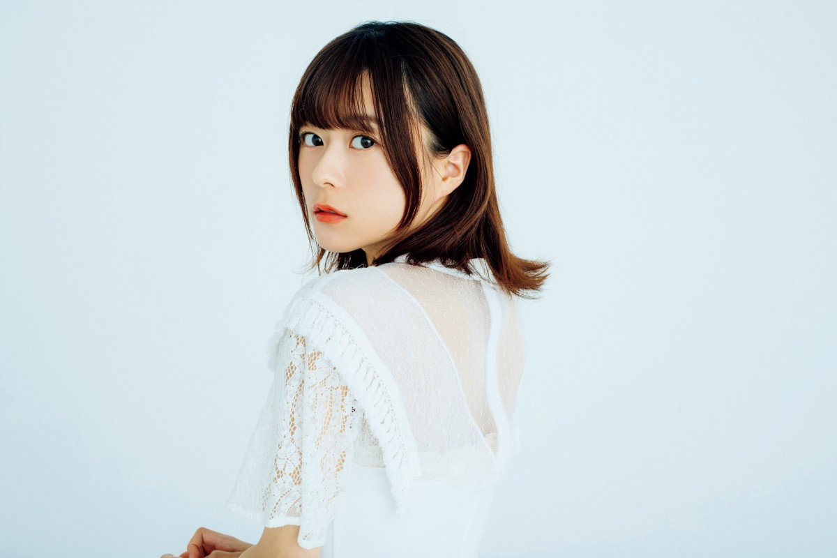 声優 水瀬いのり 純白衣装で撮り下ろしグラビア 色めく 美しさ披露 Oricon News