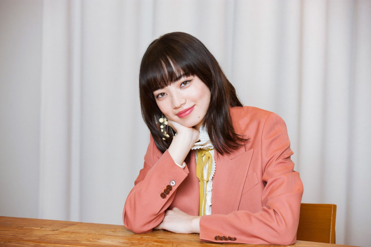 小松菜奈 不得意にも挑戦し続けてきた12年 毎年超えてくる大変さがプラスになっている Oricon News 小松菜奈 不得意にも挑戦し続けてきた12年 毎年超えてくる大変さがプラスになっている Oricon News