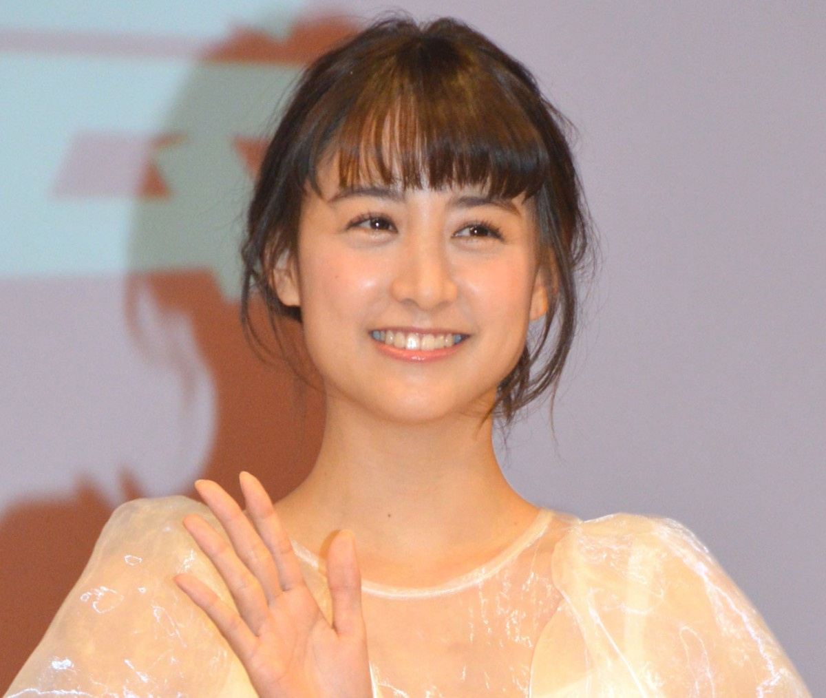 山本美月 大胆スリットから 生脚 あらわ きれいなおみ足 お色気出しましたね Oricon News 山本美月 大胆スリットから 生脚 あらわ きれいなおみ足 お色気出しましたね Oricon News