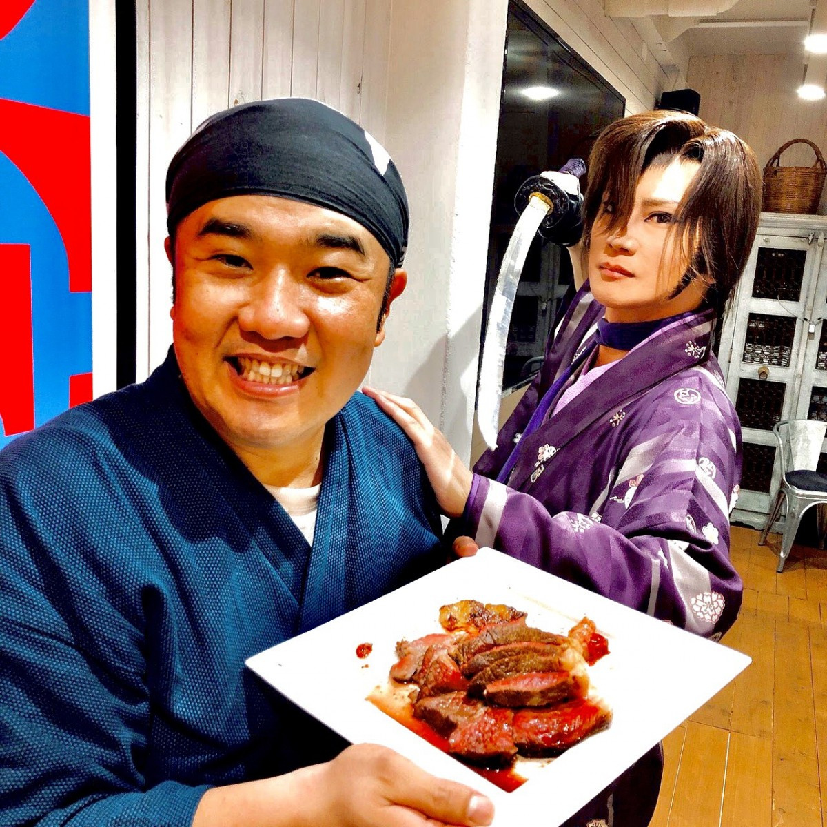インパルス堤下 京本政樹と念願のyoutubeコラボ 特製ステーキ振る舞う Oricon News インパルス堤下 京本政樹と念願のyoutubeコラボ 特製ステーキ振る舞う Oricon News
